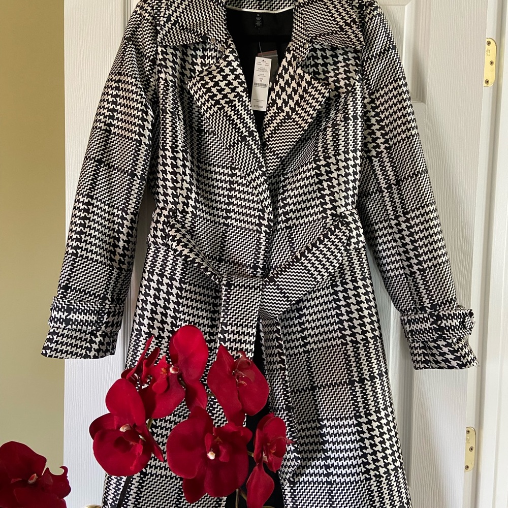 New black and white trench coat or sheik jacket!